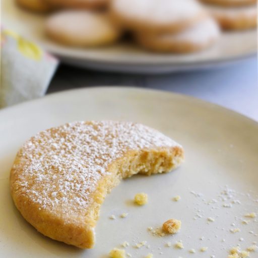 Almond cookies