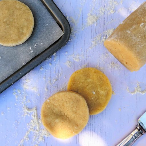 making almond cookies final