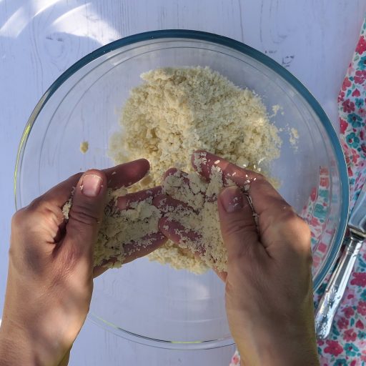 rubbing in almond cookies