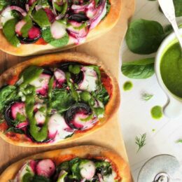 Beetroot & Spinach Pitta Pizzas with Dill Pesto