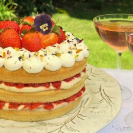 Strawberry & Vanilla Midsummer Cake