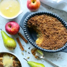 Vanilla,Pear & Apple Crumble with Chai Custard